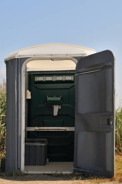Best Porta potty rental near me  in Wood River, IL